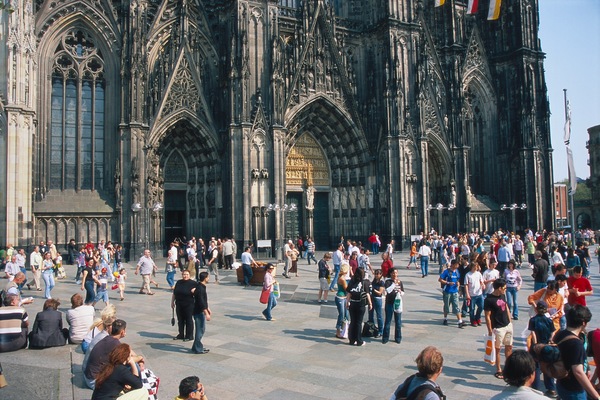 DECGN - Cologne - Cologne Cathedral and Cathedral Square - Credits GNTB Kiedrowski Rainer.jpg
